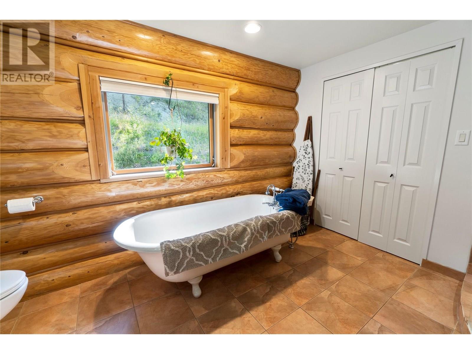 Photo 5 of 6859 Ranchero Drive E, Salmon Arm BC