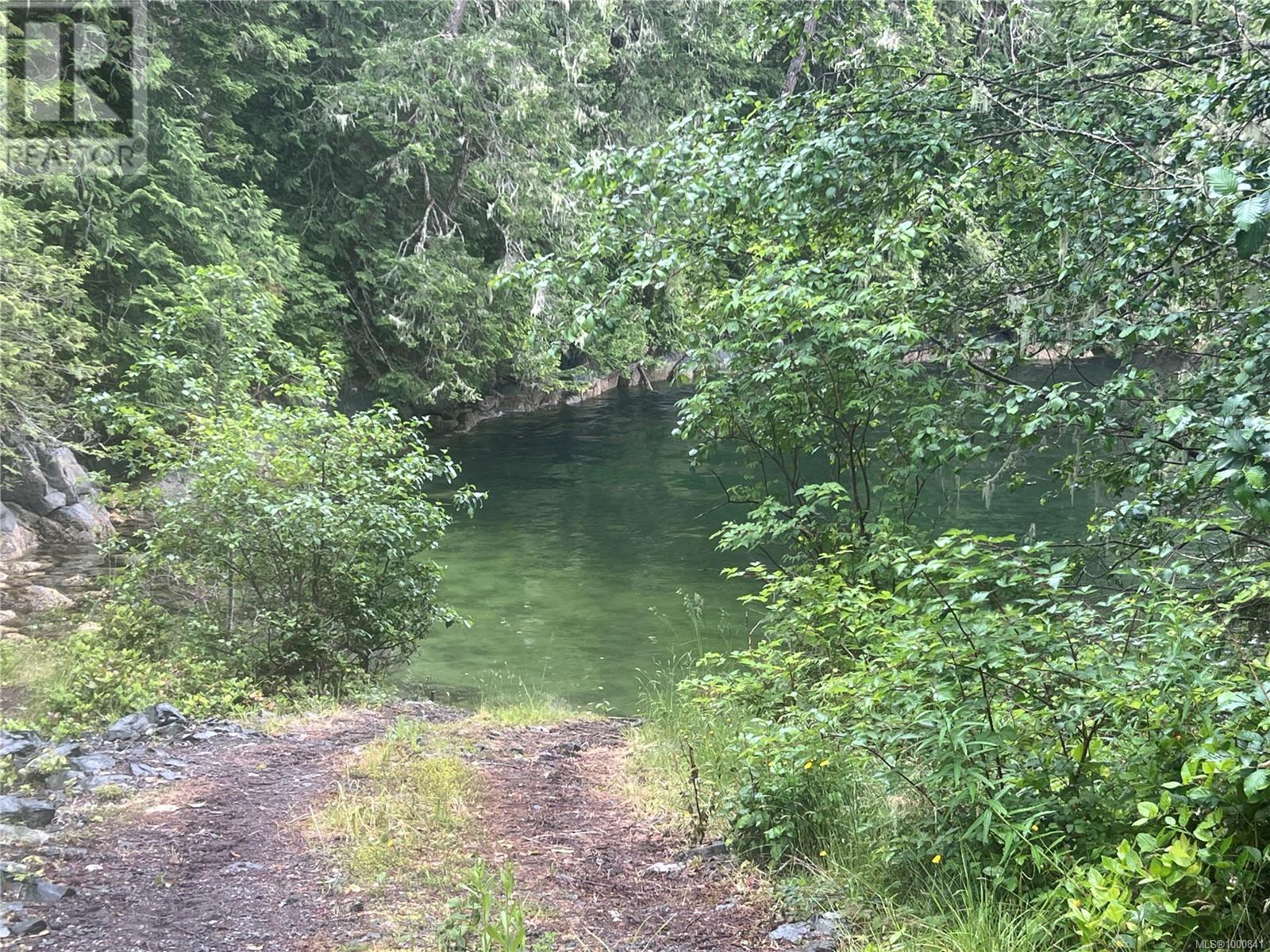 FB443773 ECHO BAY - 28