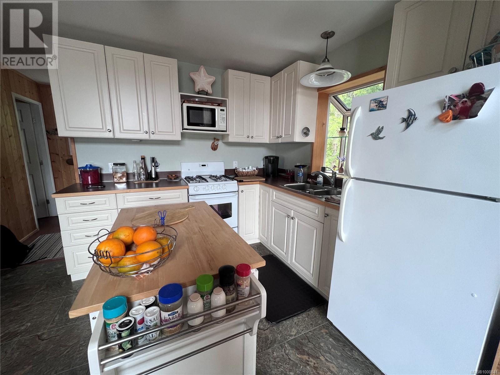 FB443773 ECHO BAY - 11