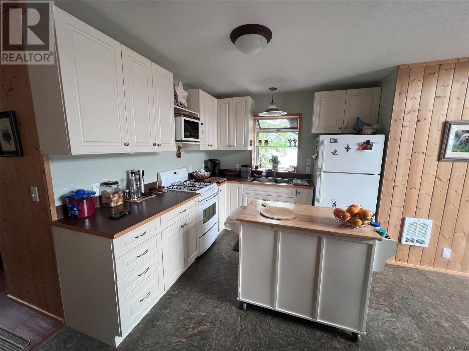 FB443773 ECHO BAY - 10