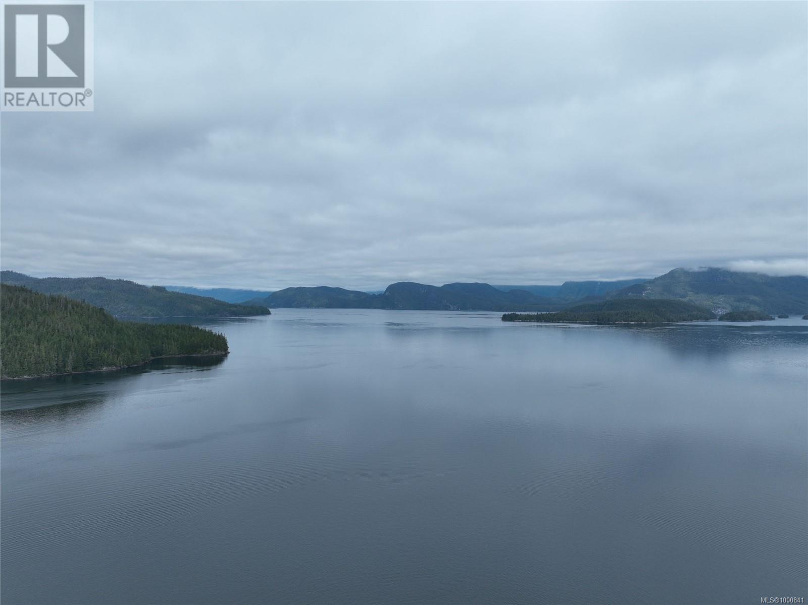 FB443773 ECHO BAY - 33