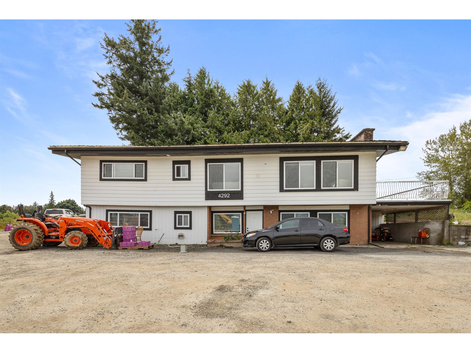 Photo 1 of 4292 Seldon Road, Abbotsford BC