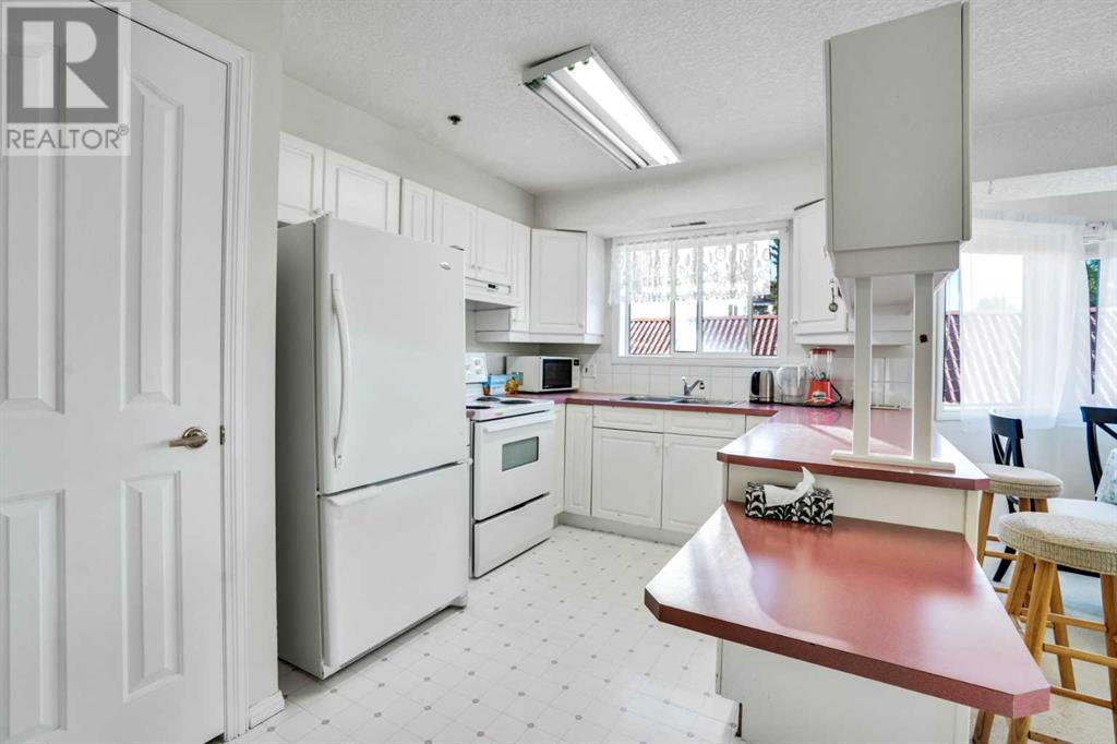 Single Family House for Sale in   Simcoe Boulevard SW Signal Hill Calgary 