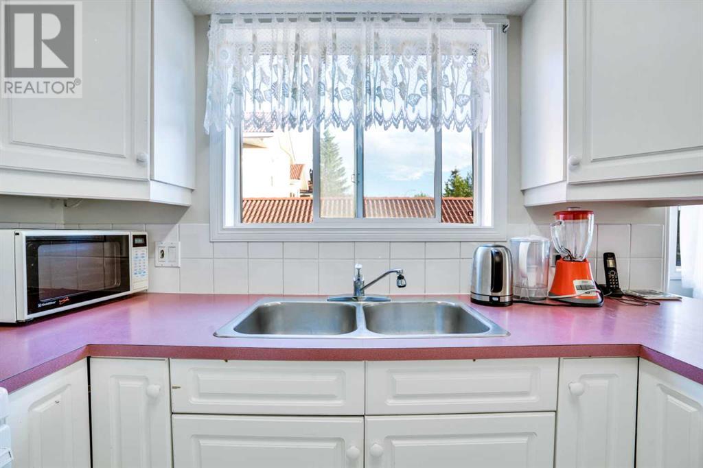 Single Family House for Sale in   Simcoe Boulevard SW Signal Hill Calgary 