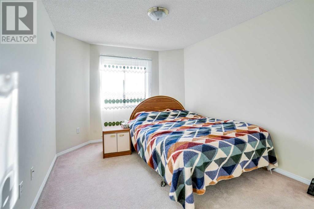 Single Family House for Sale in   Simcoe Boulevard SW Signal Hill Calgary 
