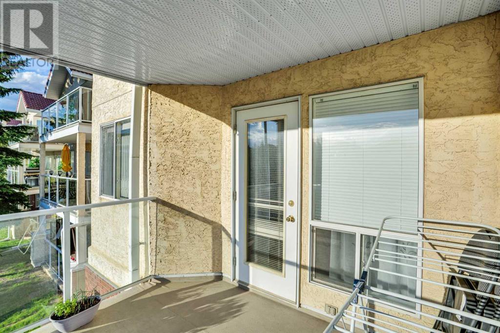 Single Family House for Sale in   Simcoe Boulevard SW Signal Hill Calgary 