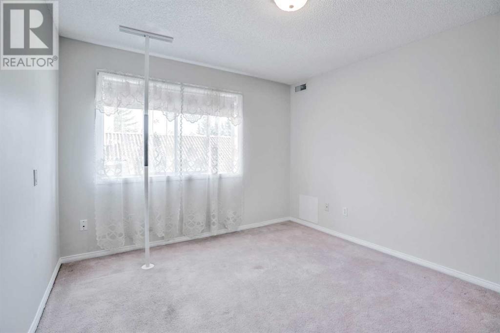Single Family House for Sale in   Simcoe Boulevard SW Signal Hill Calgary 