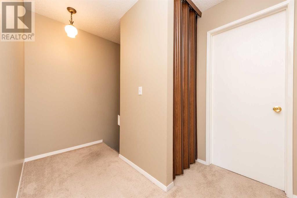 Single Family House for Sale in    Avenue SW Glenbrook Calgary 