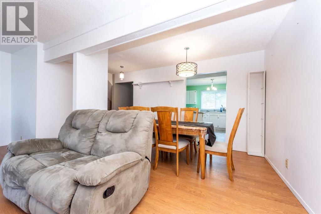 Single Family House for Sale in    Avenue SW Glenbrook Calgary 