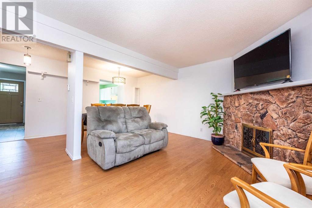 Single Family House for Sale in    Avenue SW Glenbrook Calgary 