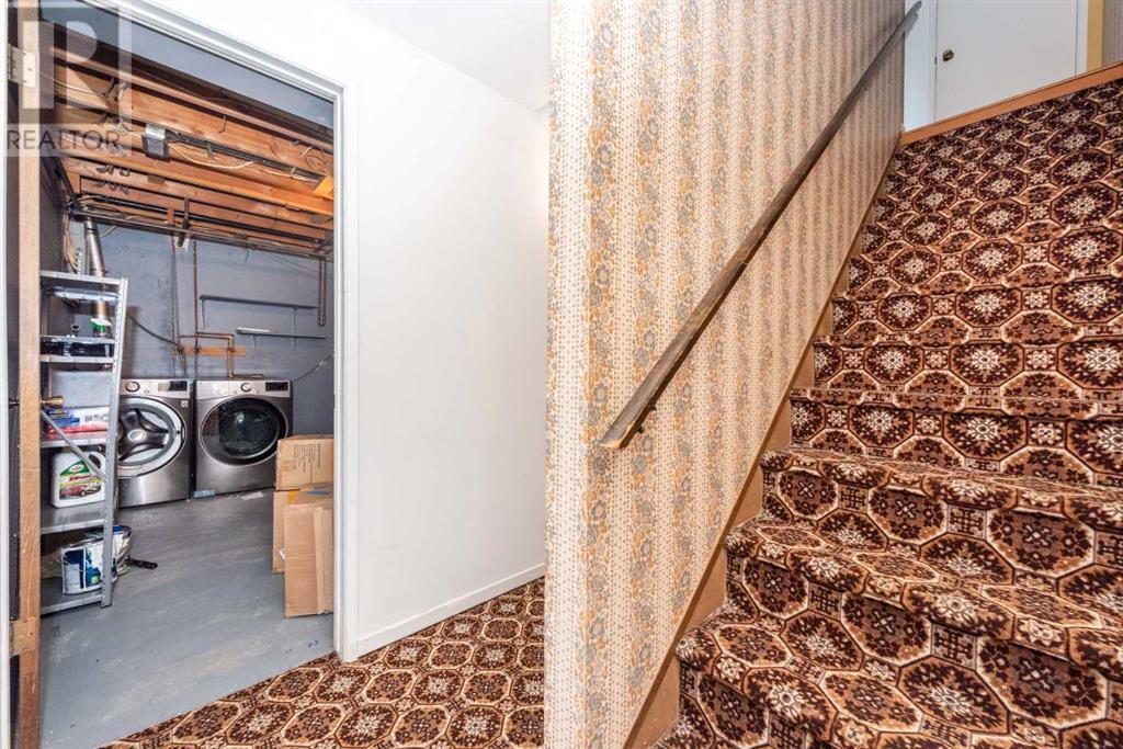 Single Family House for Sale in    Avenue SW Glenbrook Calgary 