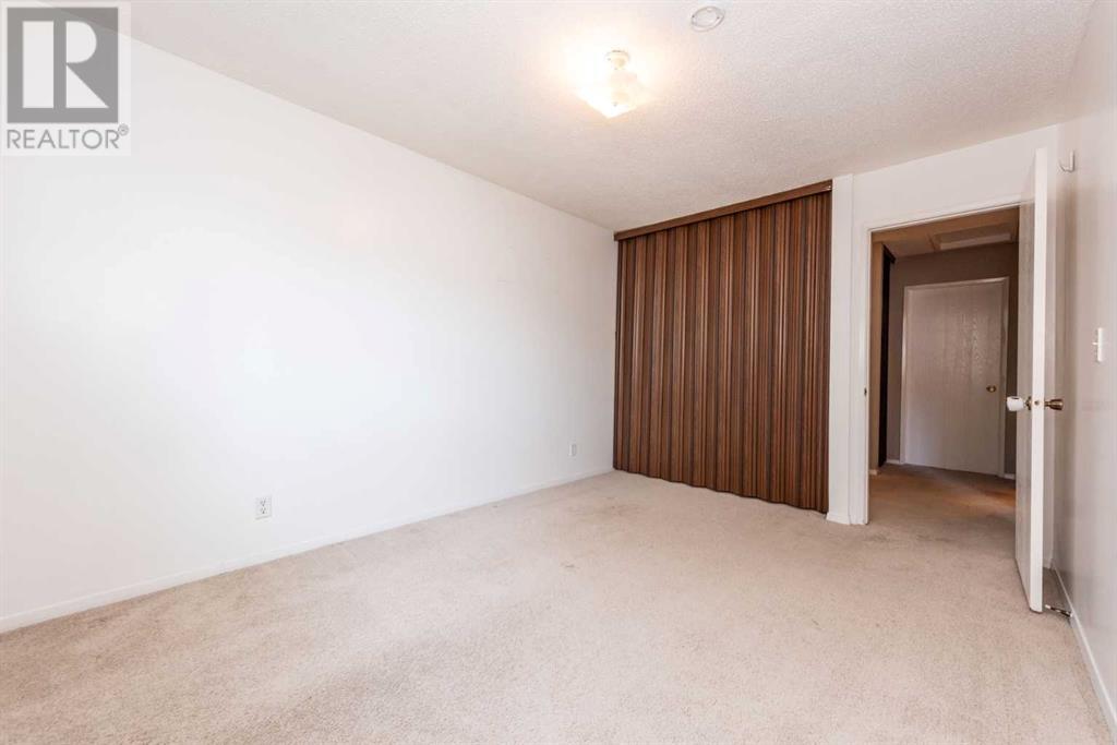 Single Family House for Sale in    Avenue SW Glenbrook Calgary 