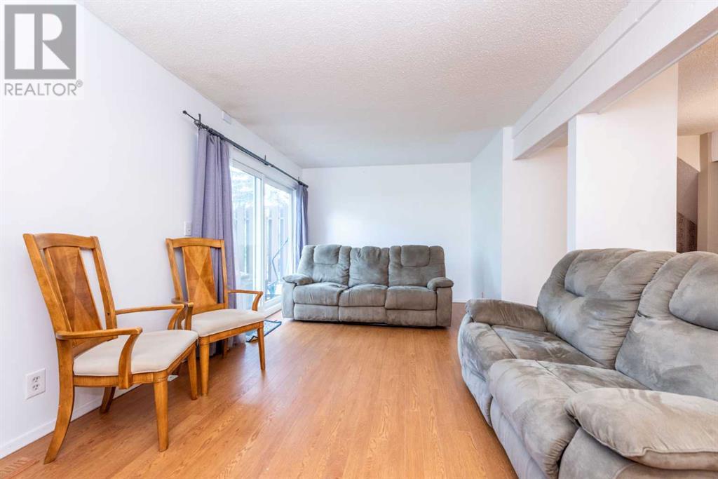 Single Family House for Sale in    Avenue SW Glenbrook Calgary 