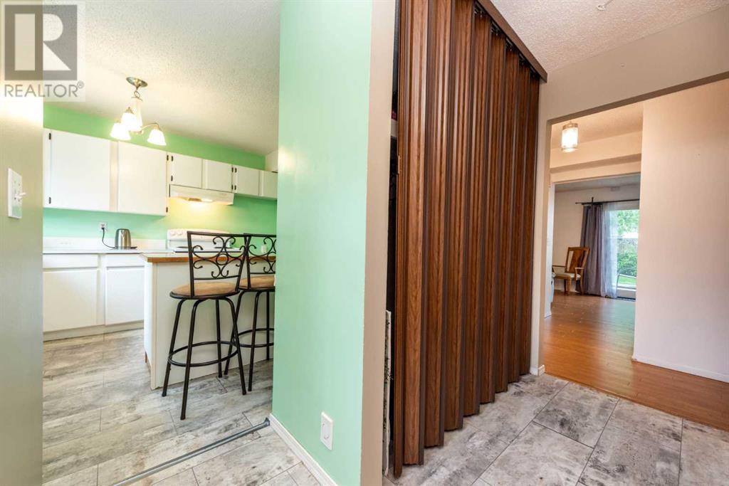 Single Family House for Sale in    Avenue SW Glenbrook Calgary 