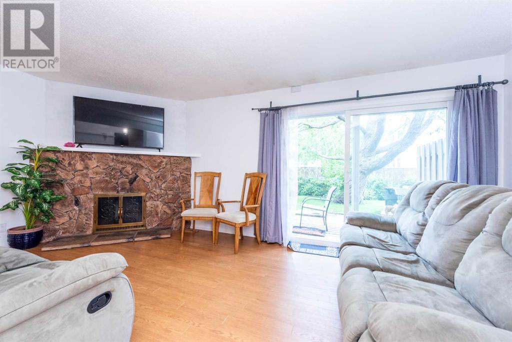 Single Family House for Sale in    Avenue SW Glenbrook Calgary 