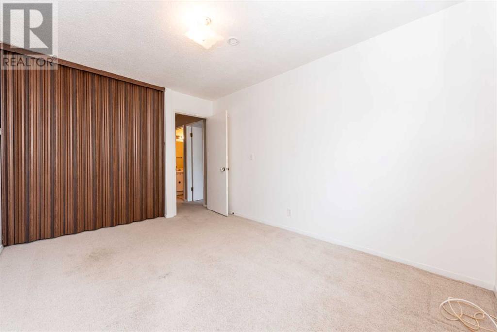 Single Family House for Sale in    Avenue SW Glenbrook Calgary 