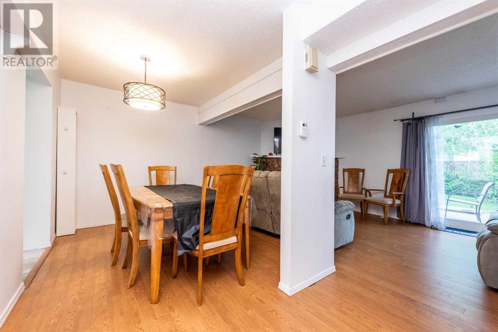 Single Family House for Sale in    Avenue SW Glenbrook Calgary 