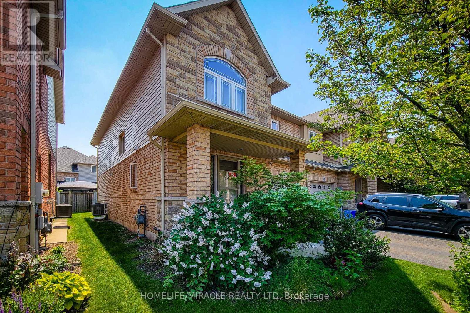Photo 36 of 59 Periwinkle Drive, Hamilton ON