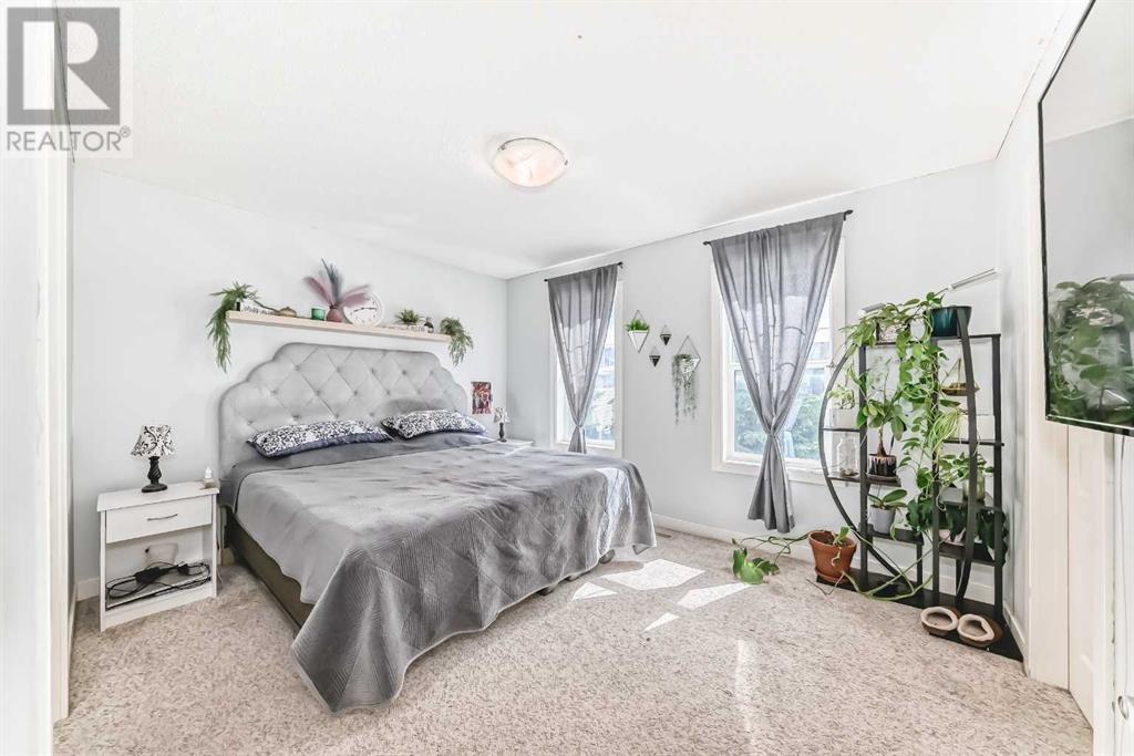 Single Family House for Sale in  Bridlecrest Boulevard SW Bridlewood Calgary 