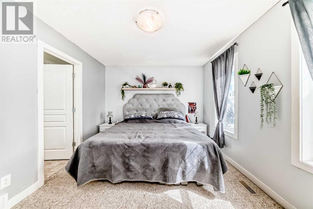 Single Family House for Sale in  Bridlecrest Boulevard SW Bridlewood Calgary 
