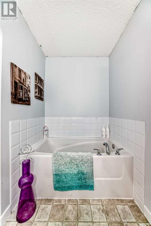 Single Family House for Sale in  Bridlecrest Boulevard SW Bridlewood Calgary 