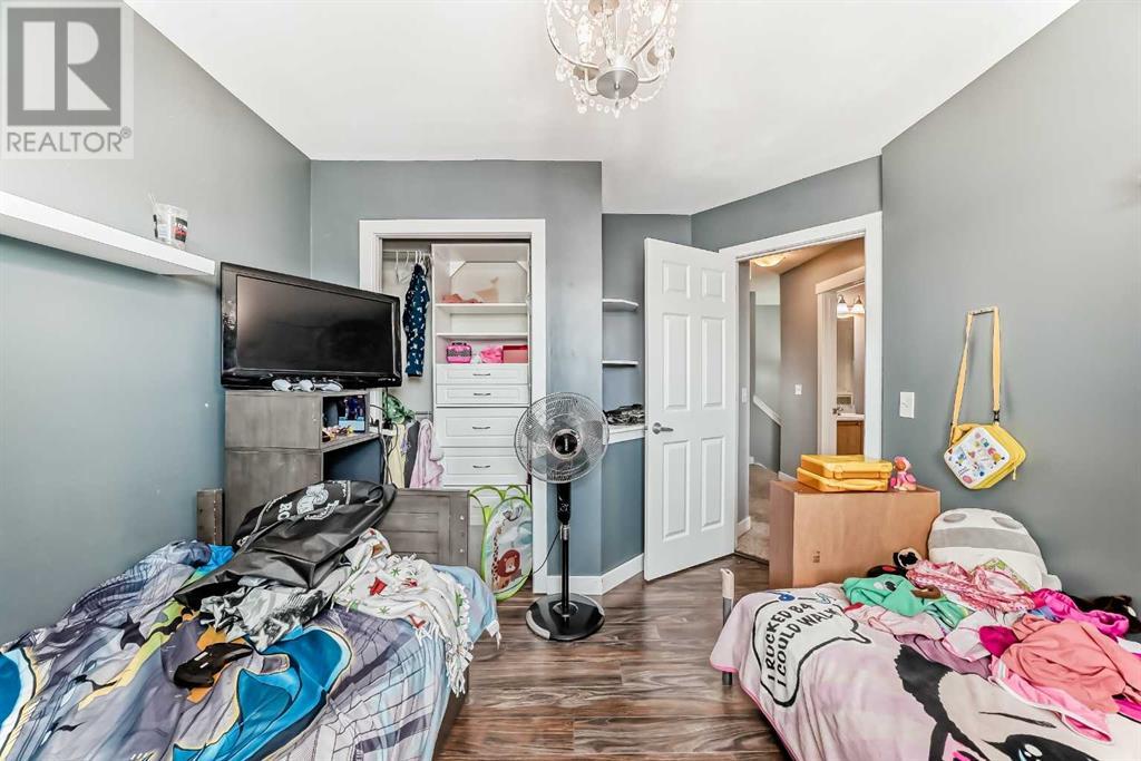Single Family House for Sale in  Bridlecrest Boulevard SW Bridlewood Calgary 