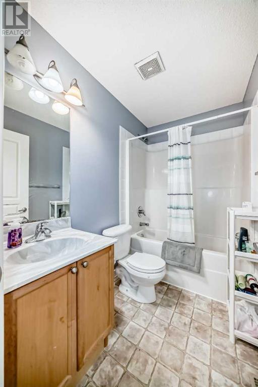 Single Family House for Sale in  Bridlecrest Boulevard SW Bridlewood Calgary 