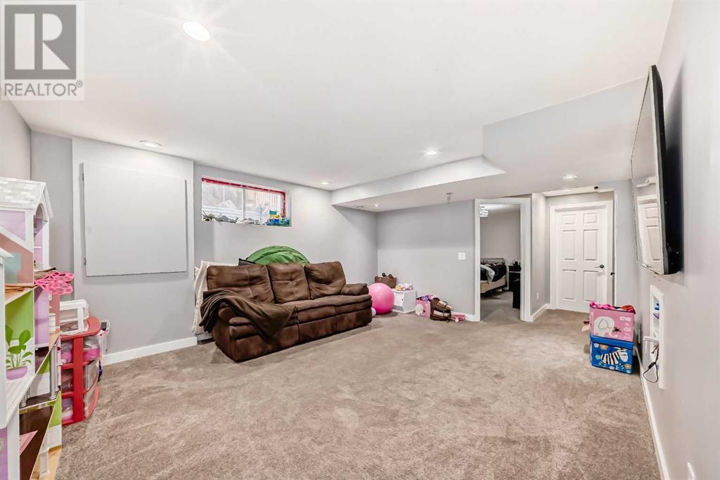 Single Family House for Sale in  Bridlecrest Boulevard SW Bridlewood Calgary 