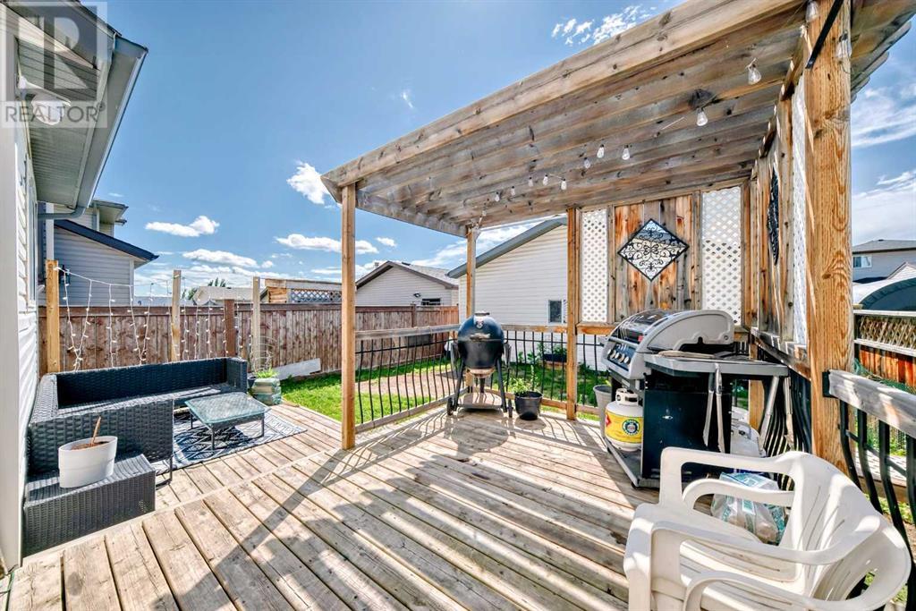 Single Family House for Sale in  Bridlecrest Boulevard SW Bridlewood Calgary 