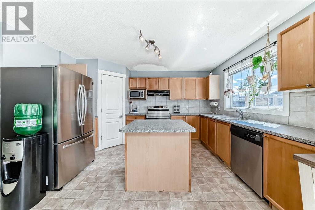 Single Family House for Sale in  Bridlecrest Boulevard SW Bridlewood Calgary 