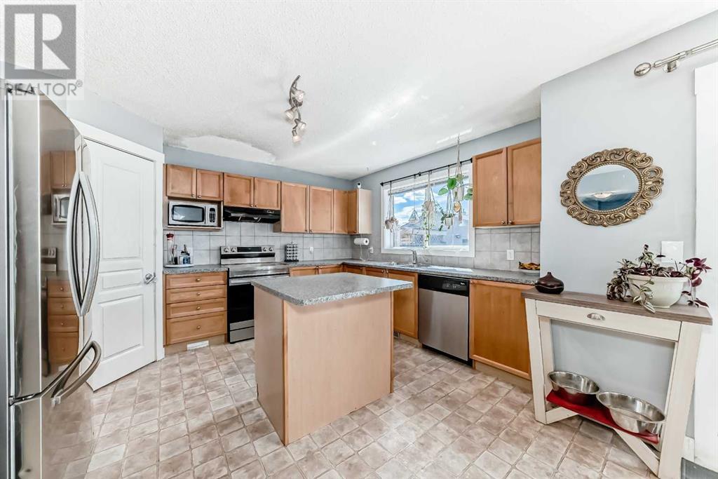 Single Family House for Sale in  Bridlecrest Boulevard SW Bridlewood Calgary 