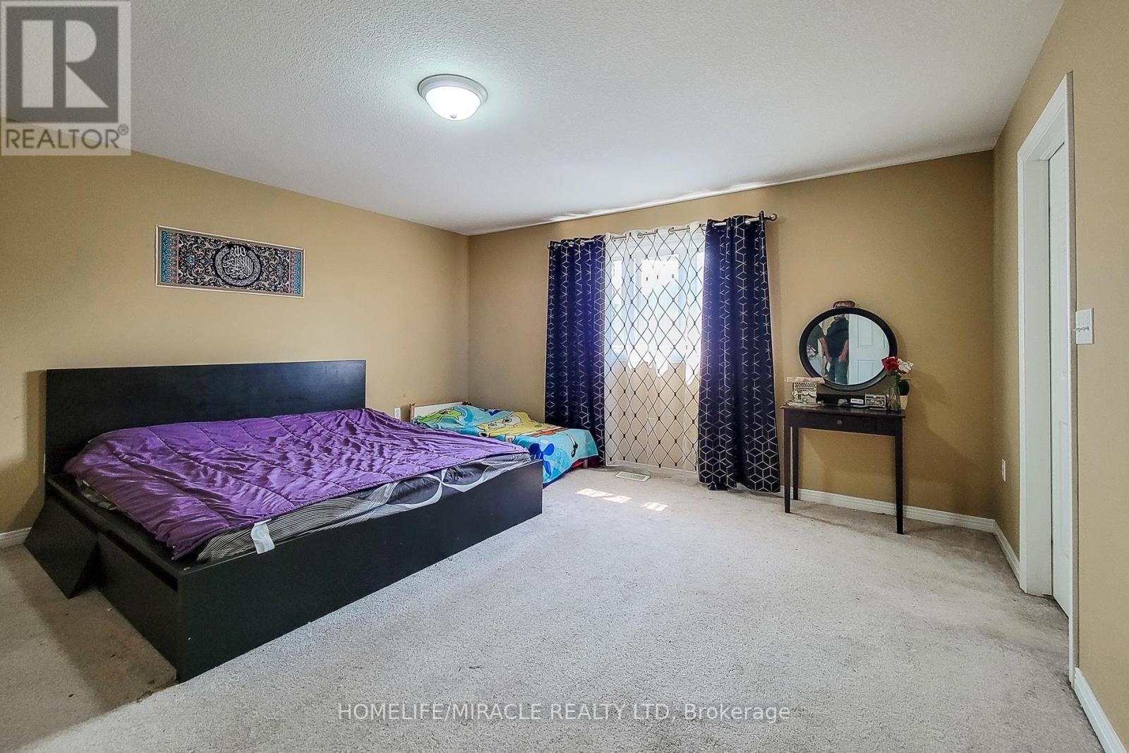 Photo 18 of 59 Periwinkle Drive, Hamilton ON