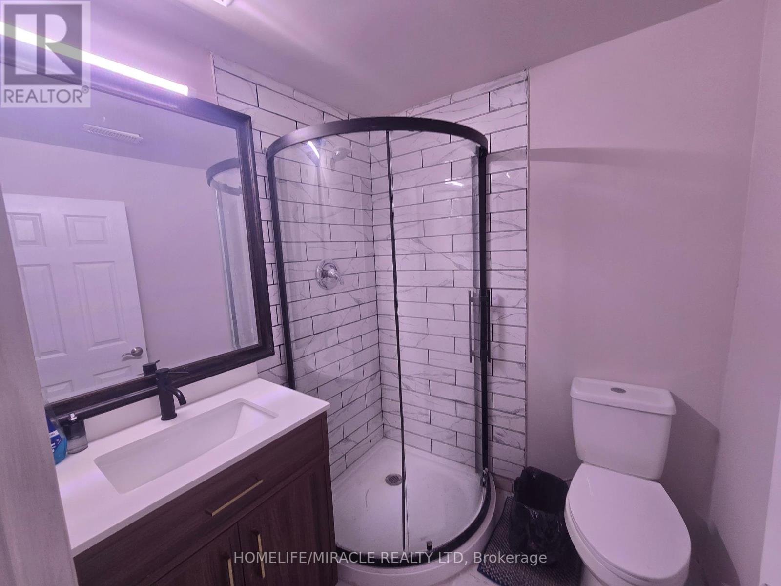 Photo 32 of 59 Periwinkle Drive, Hamilton ON