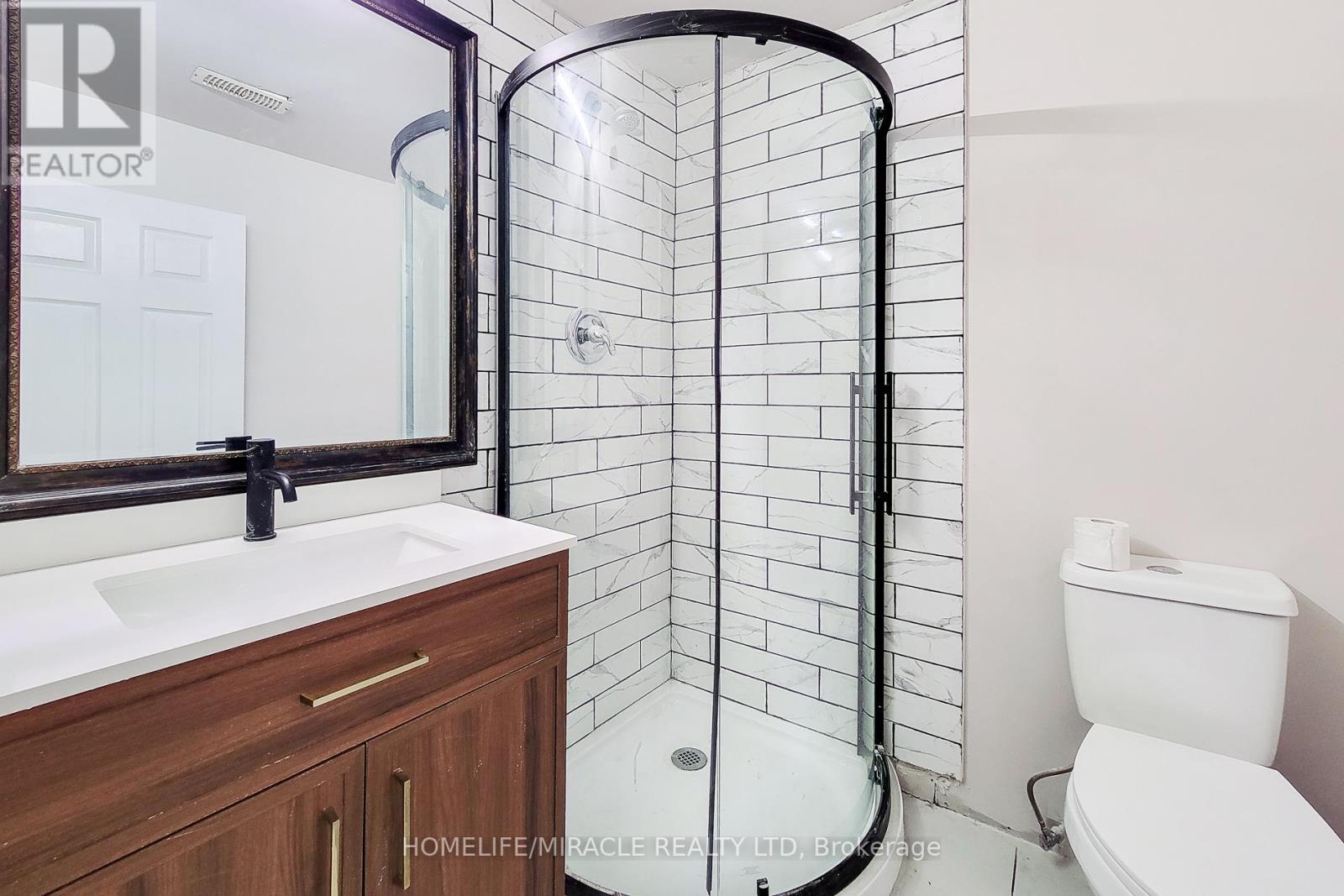 Photo 4 of 59 Periwinkle Drive, Hamilton ON