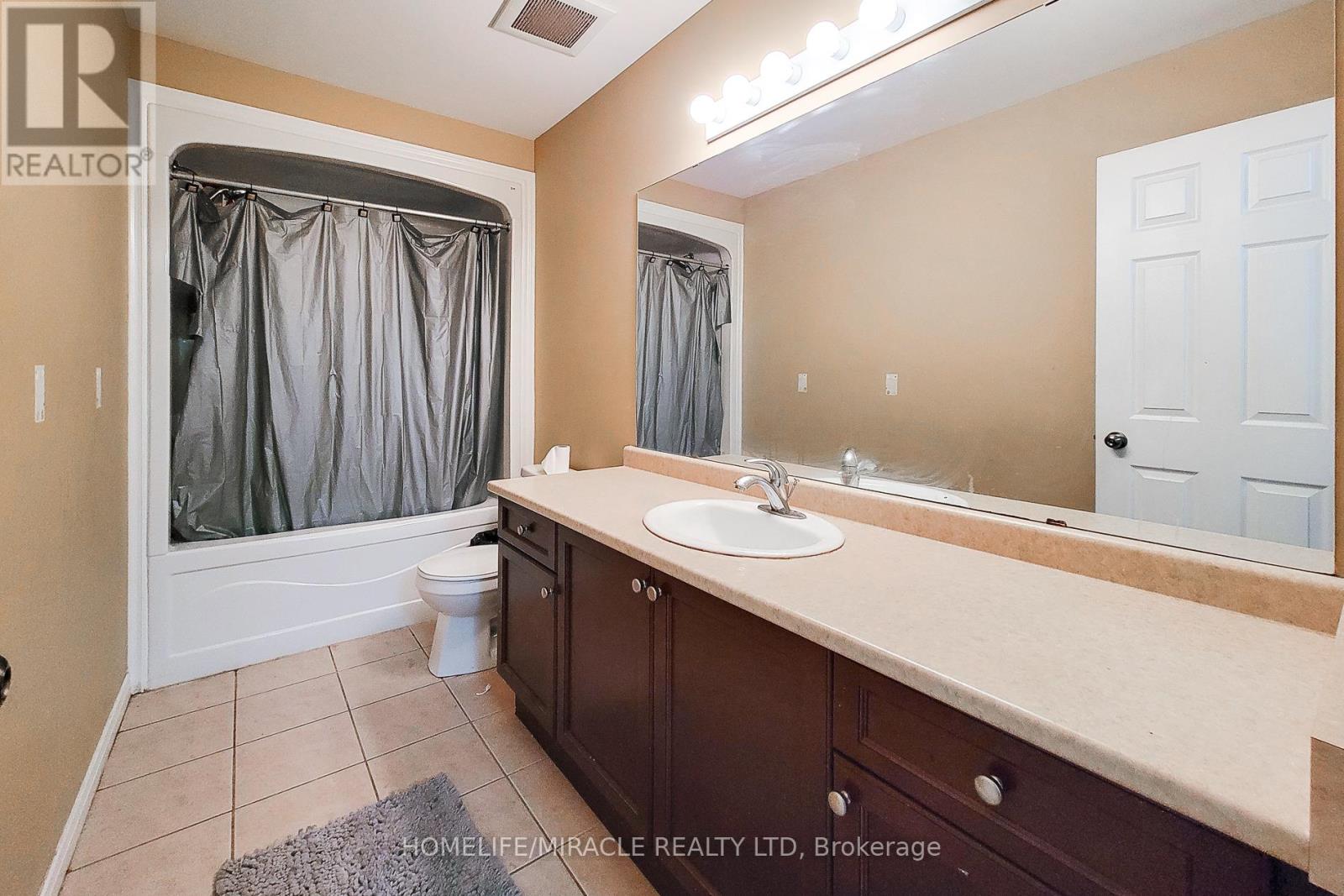 Photo 46 of 59 Periwinkle Drive, Hamilton ON