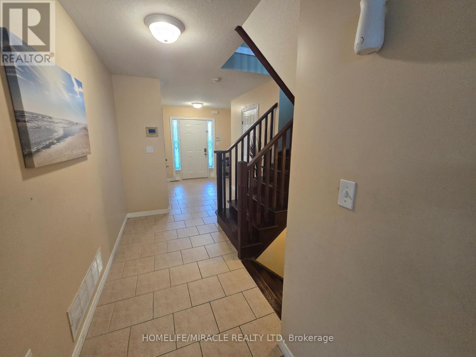Photo 11 of 59 Periwinkle Drive, Hamilton ON