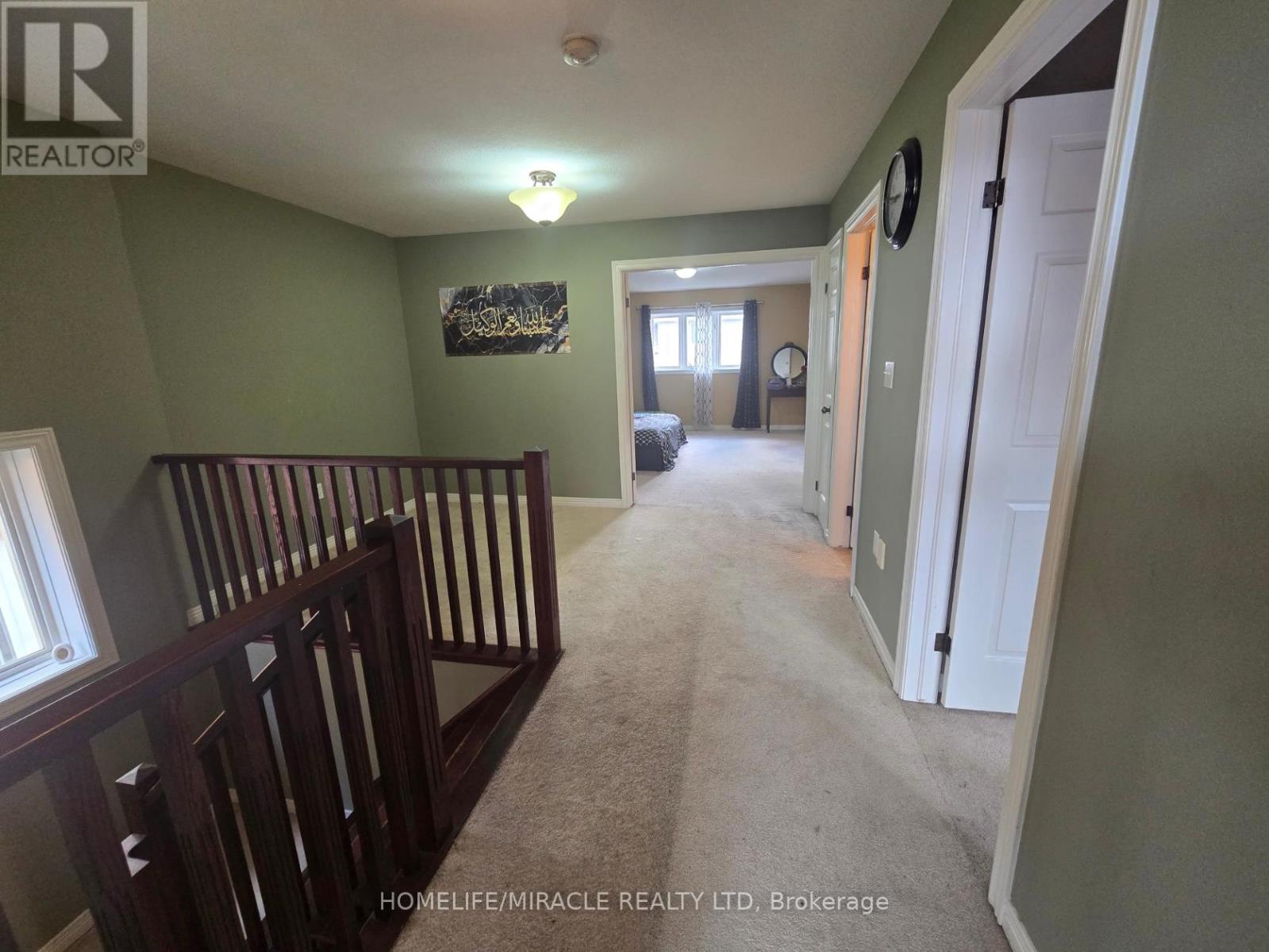 Photo 10 of 59 Periwinkle Drive, Hamilton ON