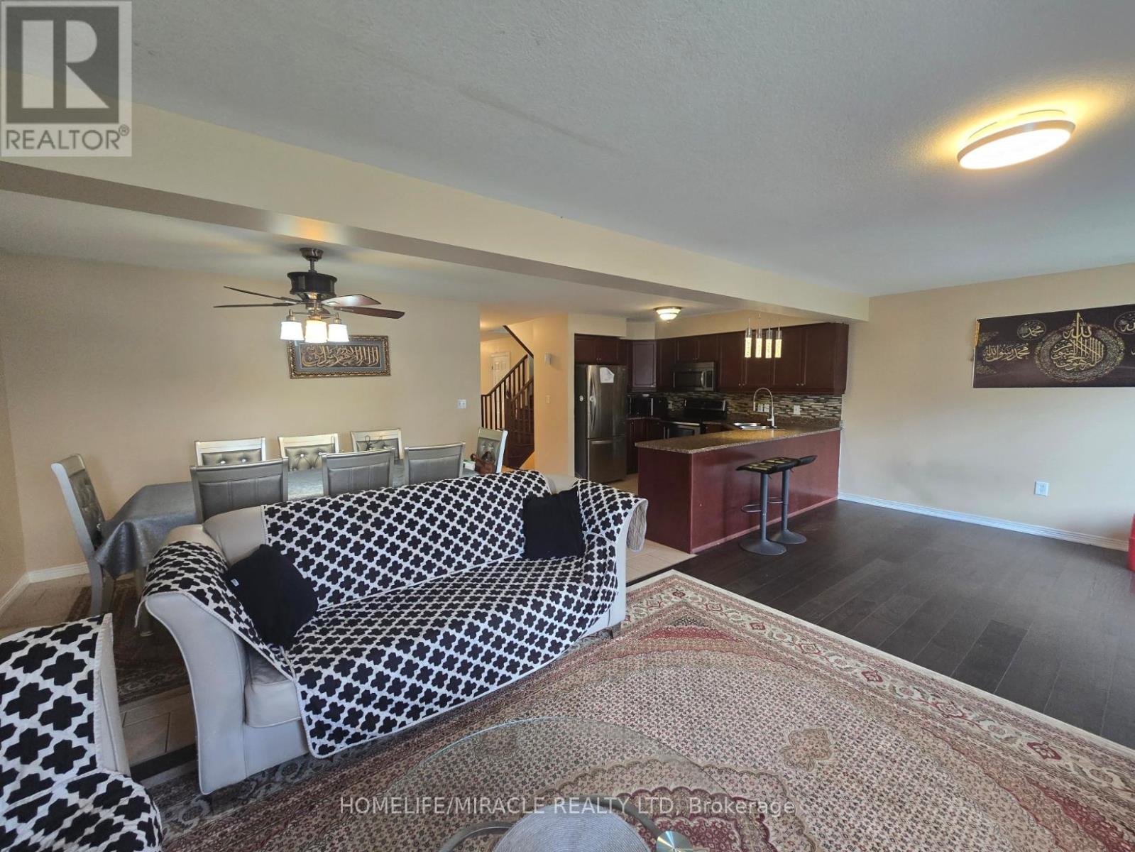 Photo 14 of 59 Periwinkle Drive, Hamilton ON