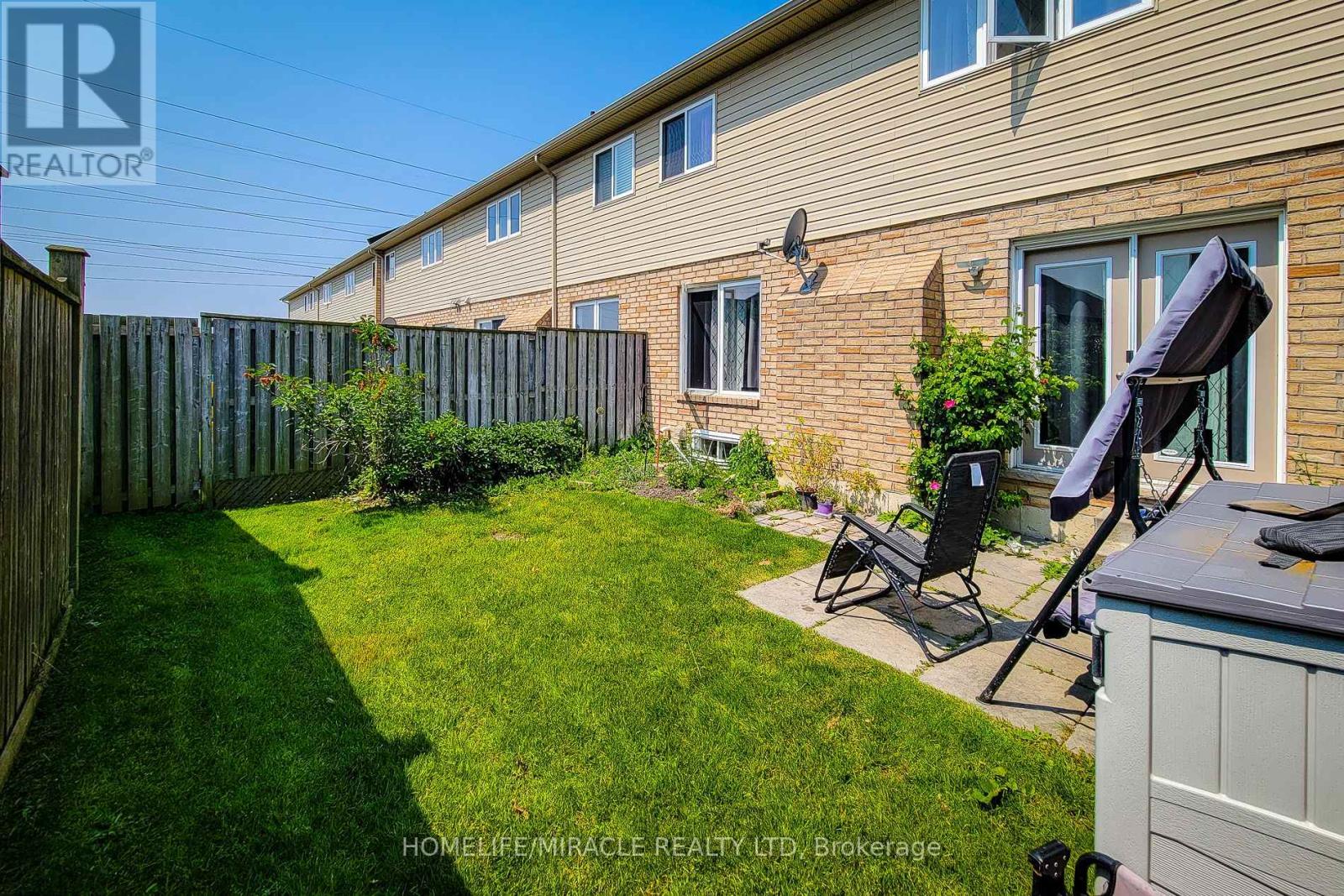 Photo 28 of 59 Periwinkle Drive, Hamilton ON