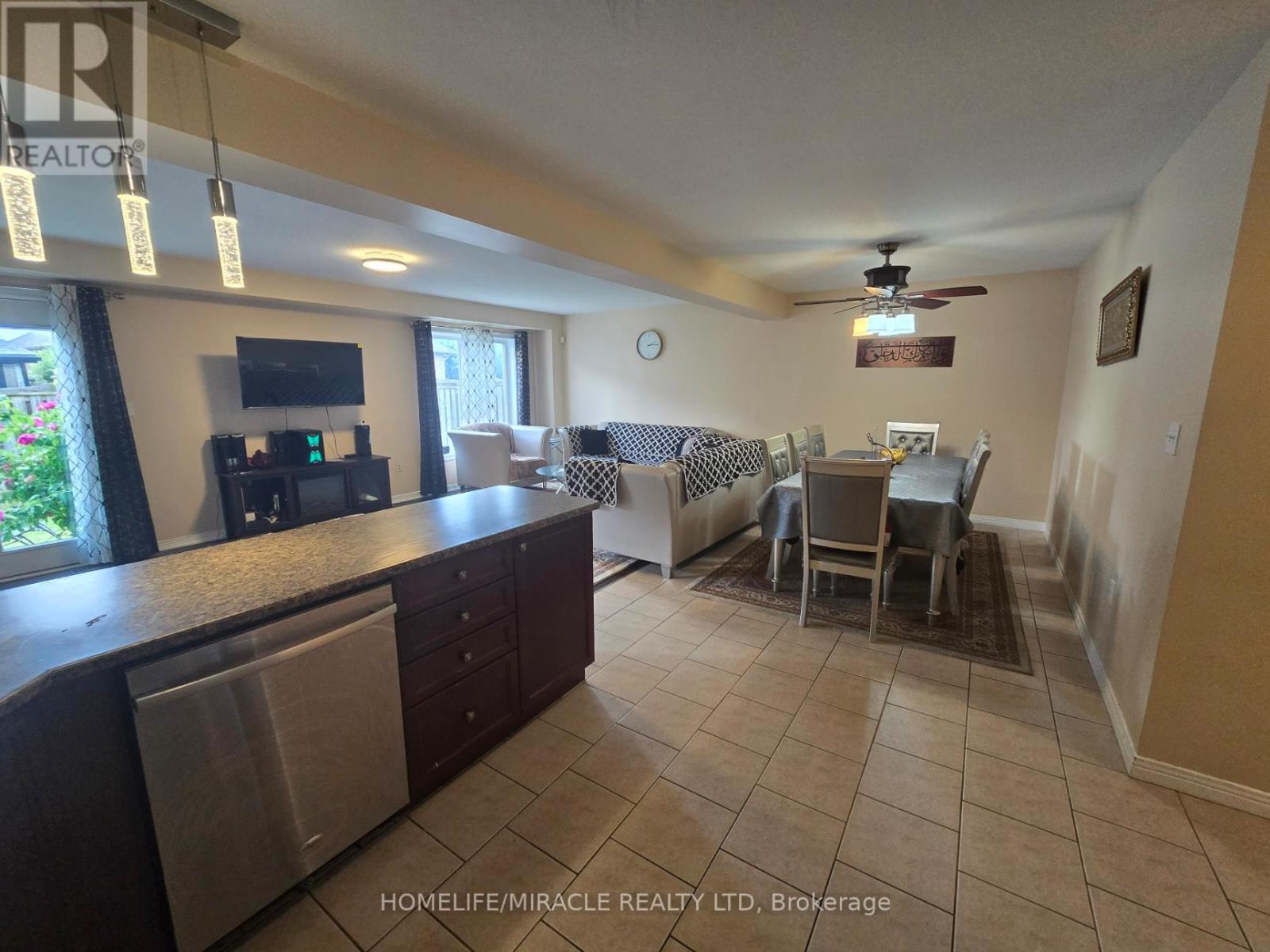 Photo 37 of 59 Periwinkle Drive, Hamilton ON