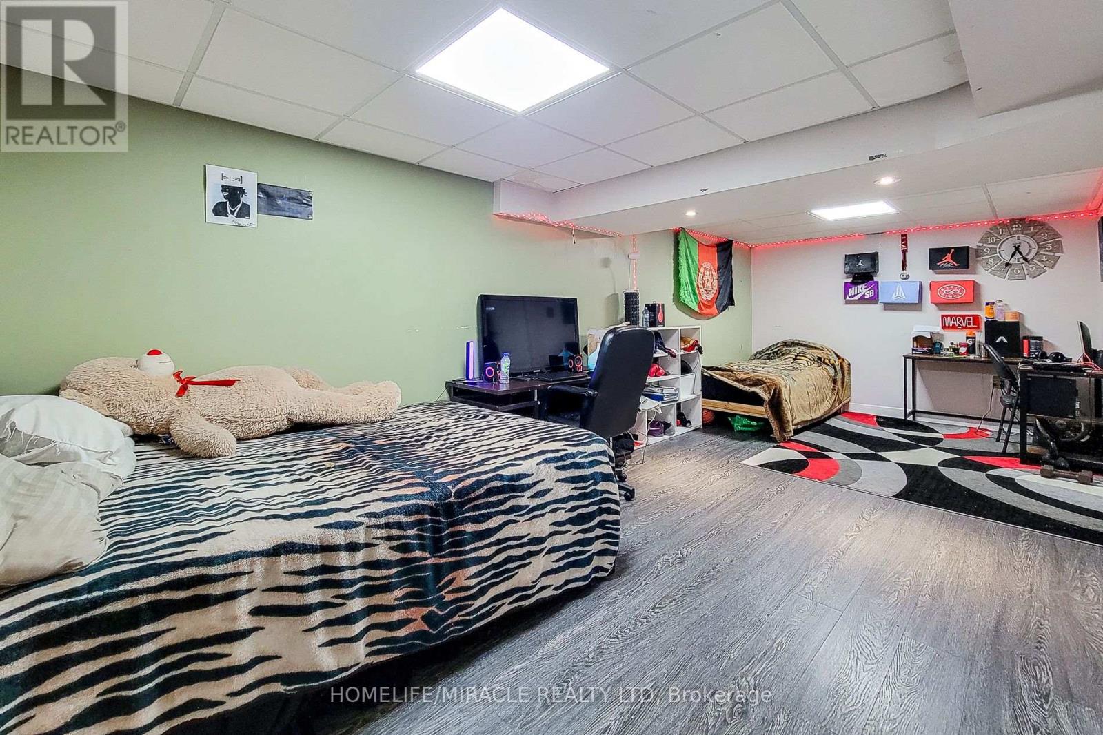 Photo 33 of 59 Periwinkle Drive, Hamilton ON