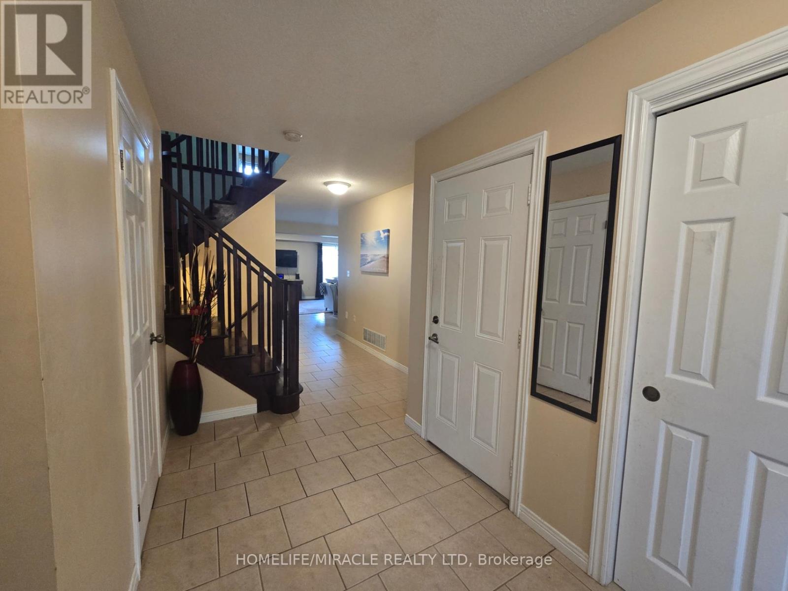 Photo 34 of 59 Periwinkle Drive, Hamilton ON