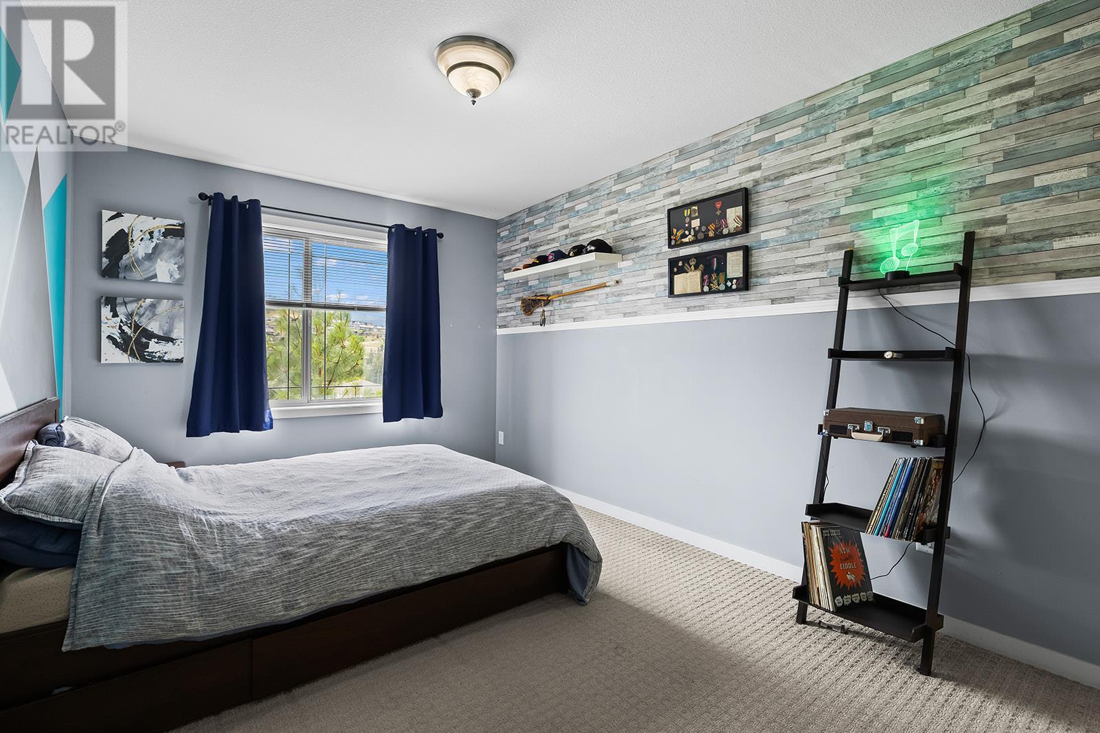 Photo 5 of 1520 Feedham Avenue, Kelowna BC