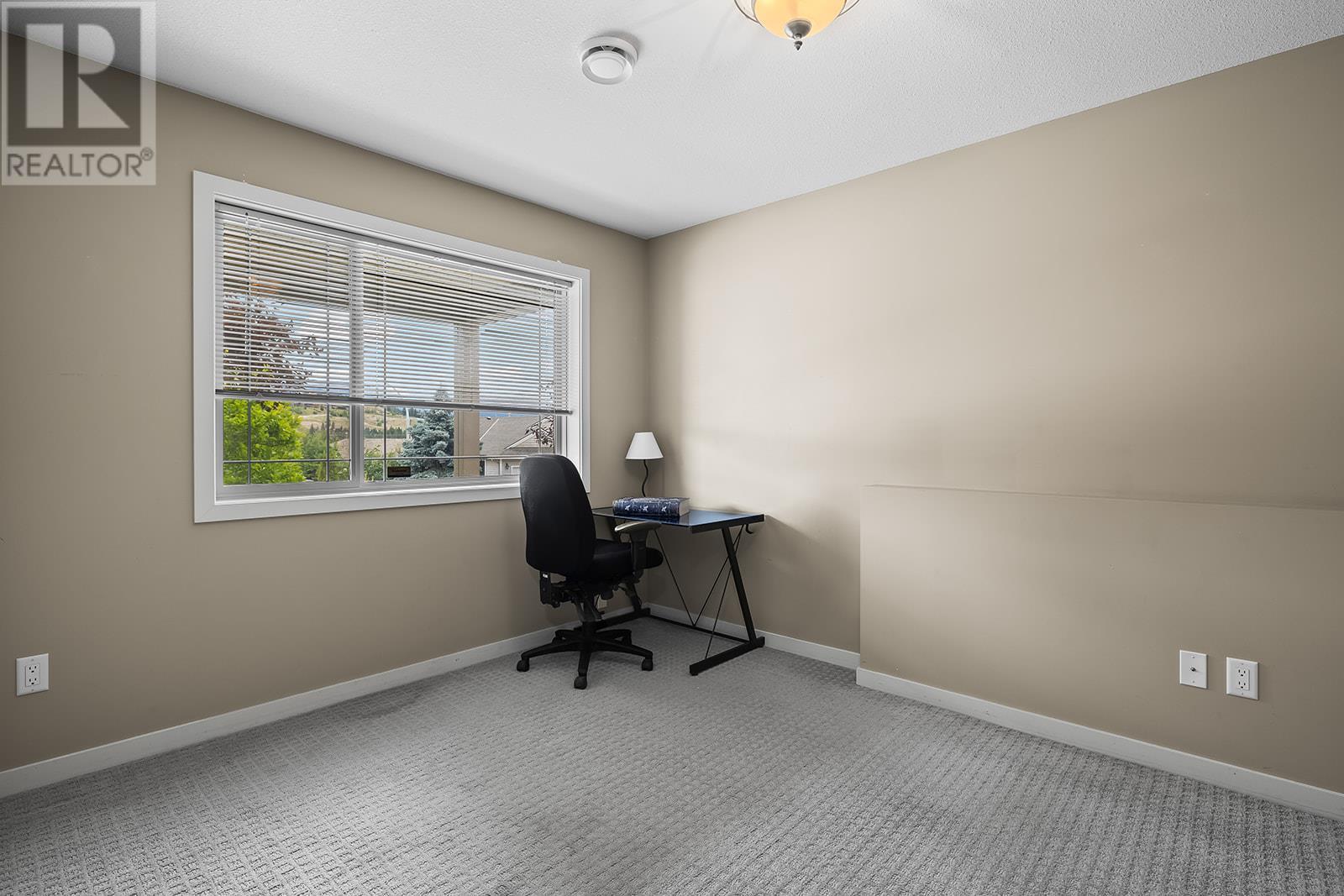 Photo 9 of 1520 Feedham Avenue, Kelowna BC