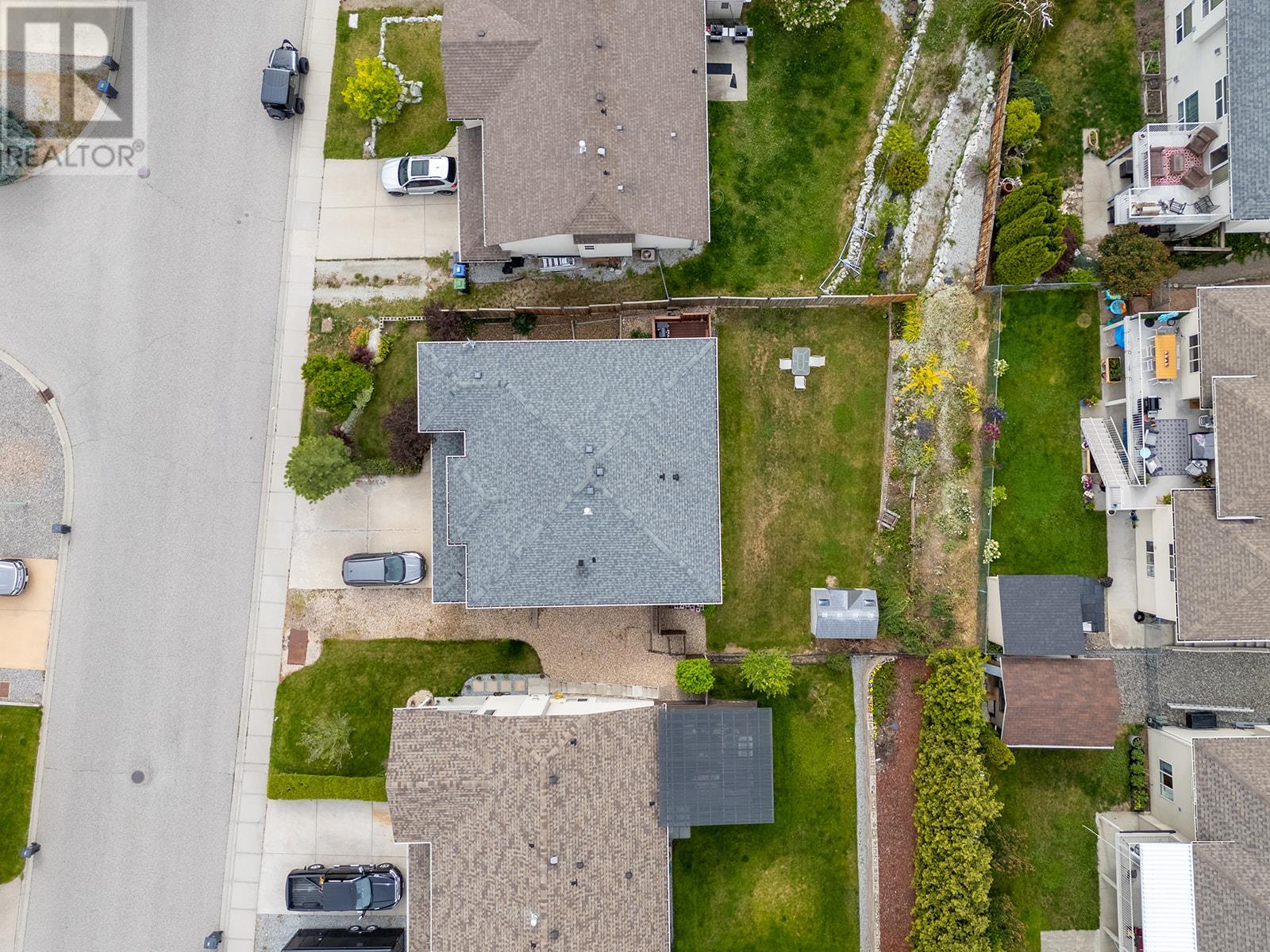 Photo 6 of 1520 Feedham Avenue, Kelowna BC