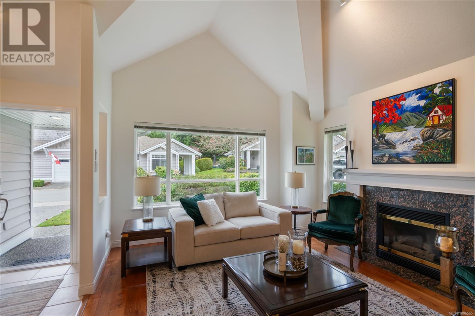 Photo 12 of 1255 Gabriola Dr, Parksville BC