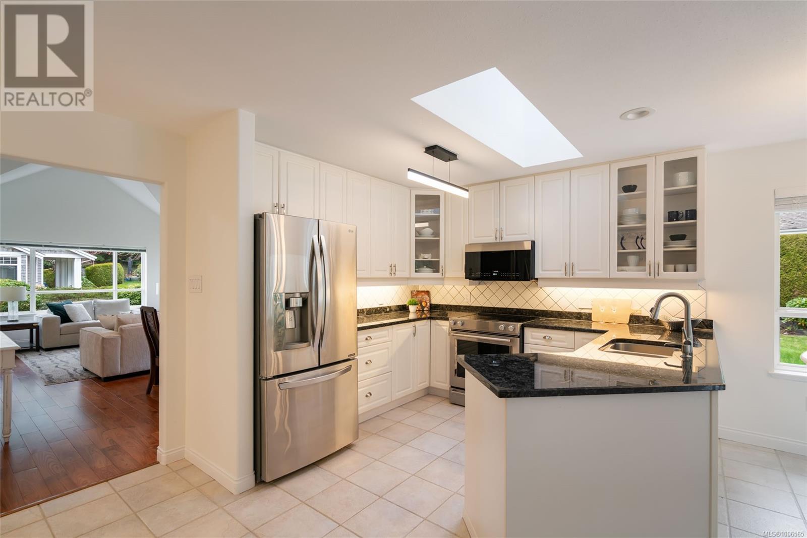 Photo 16 of 1255 Gabriola Dr, Parksville BC