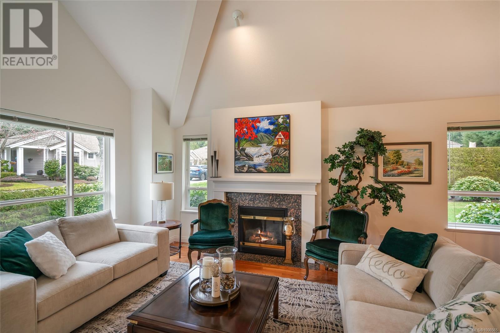 Photo 2 of 1255 Gabriola Dr, Parksville BC