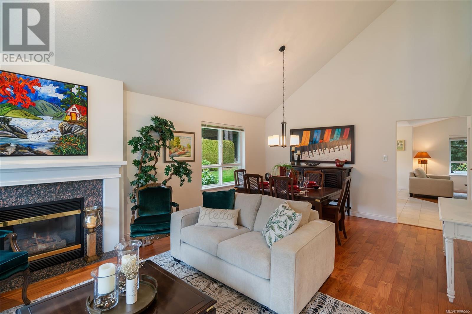 Photo 3 of 1255 Gabriola Dr, Parksville BC