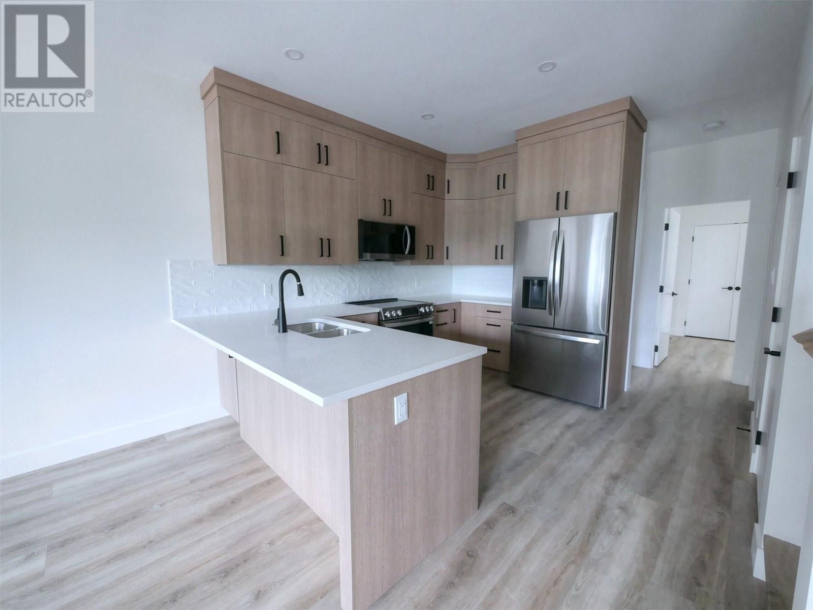 88 Nelson Avenue S Unit# 3, Nakusp